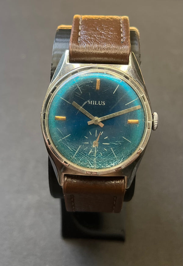 Milus Vintage "Vibrant Blue" Corda Manual (31.5mm) - Caixa Taubert & Fils